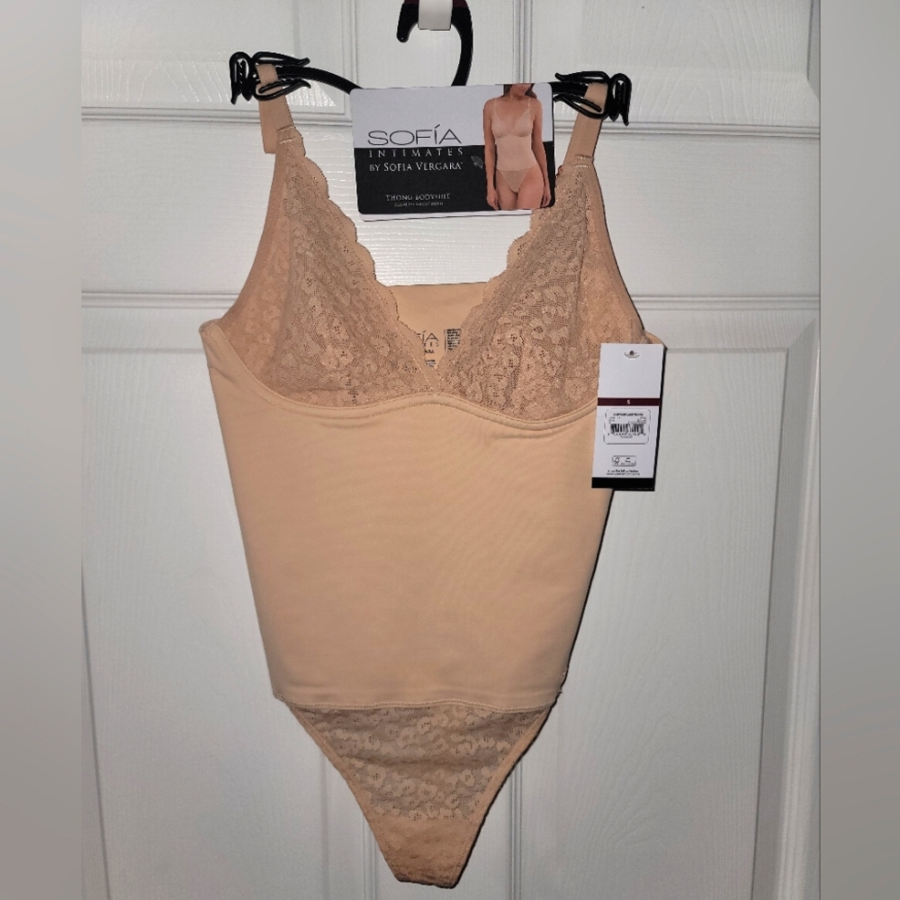 Sofia Vergara Shapewear Seemless Lace Bodysuit; Size Small; Nude; New with Tags